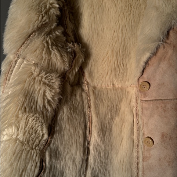 Vintage Tan Shearling Coat - Picture 2 of 9